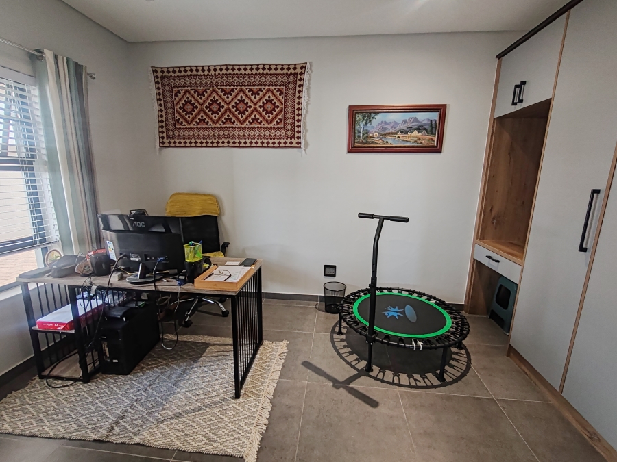 3 Bedroom Property for Sale in Hoogland Western Cape